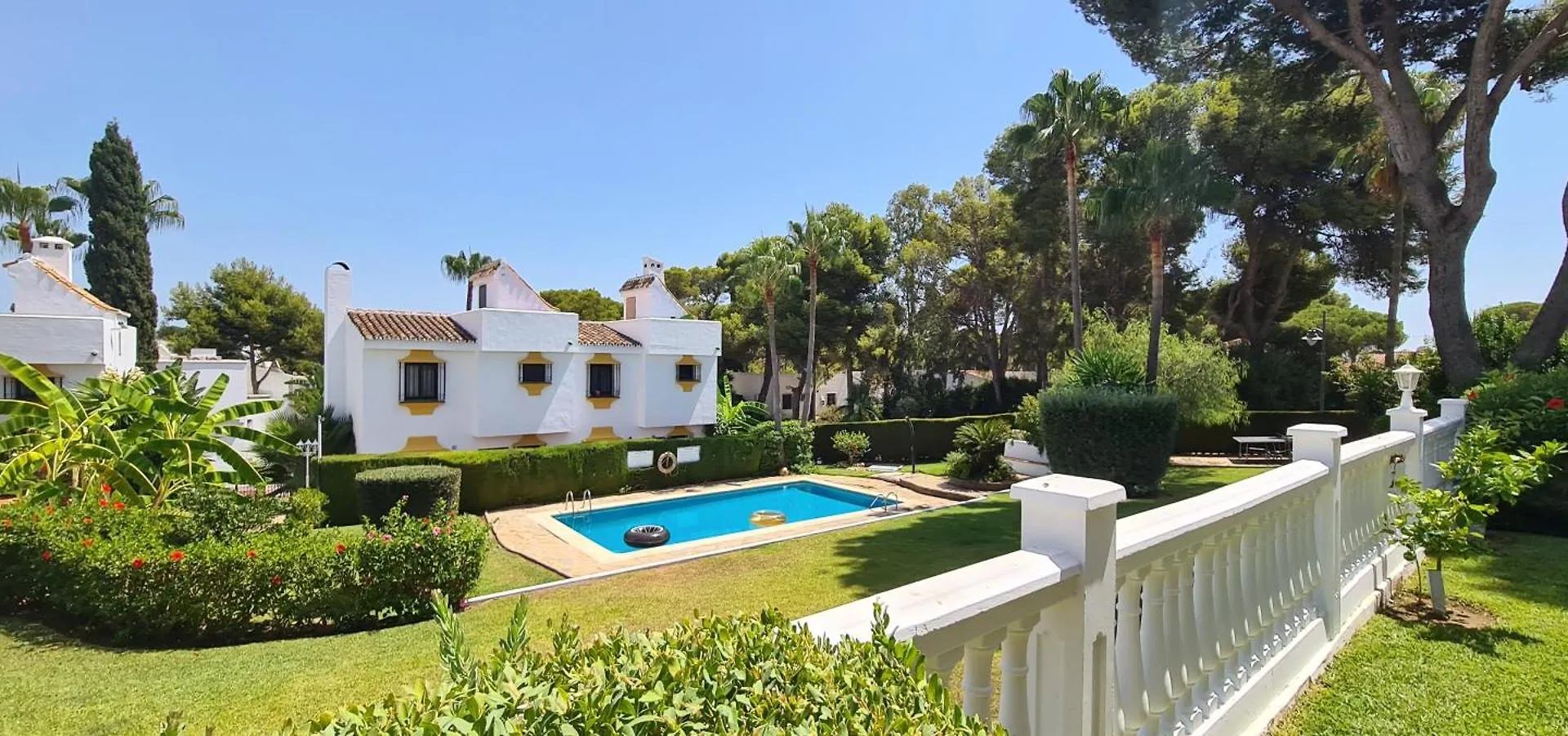 Casa La Fuente Nueve - Family Friendly Townhouse With Pool And 3 Bedrooms Sitio de Calahonda 0*,
