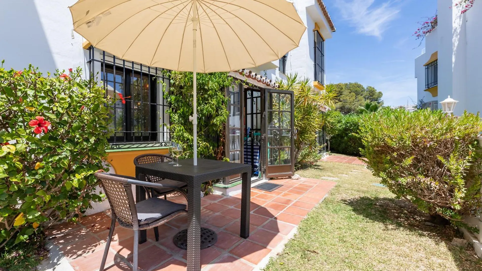 Holiday home Casa La Fuente Nueve - Family Friendly Townhouse With Pool And 3 Bedrooms Sitio de Calahonda