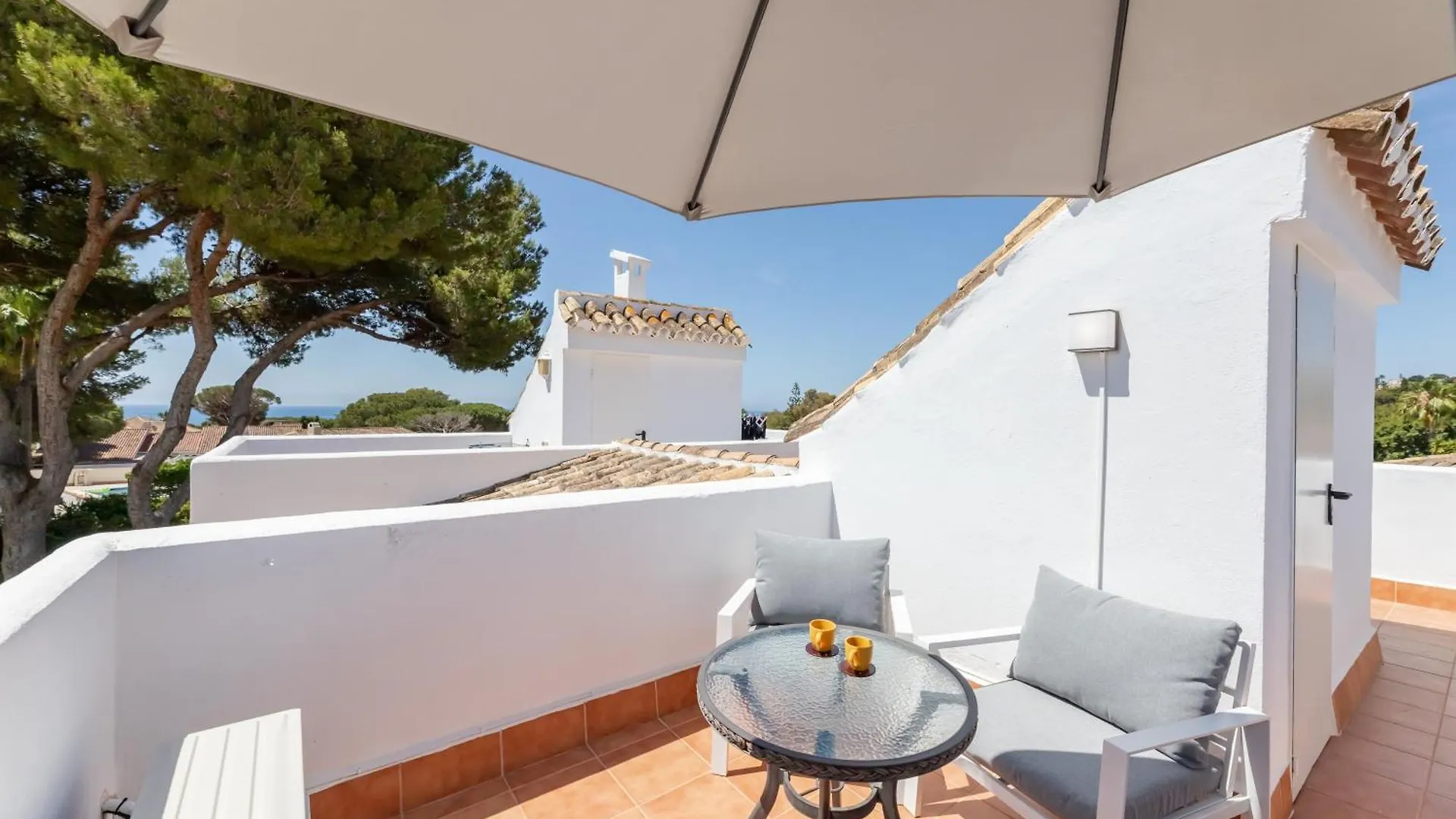 Casa La Fuente Nueve - Family Friendly Townhouse With Pool And 3 Bedrooms Sitio de Calahonda Spain
