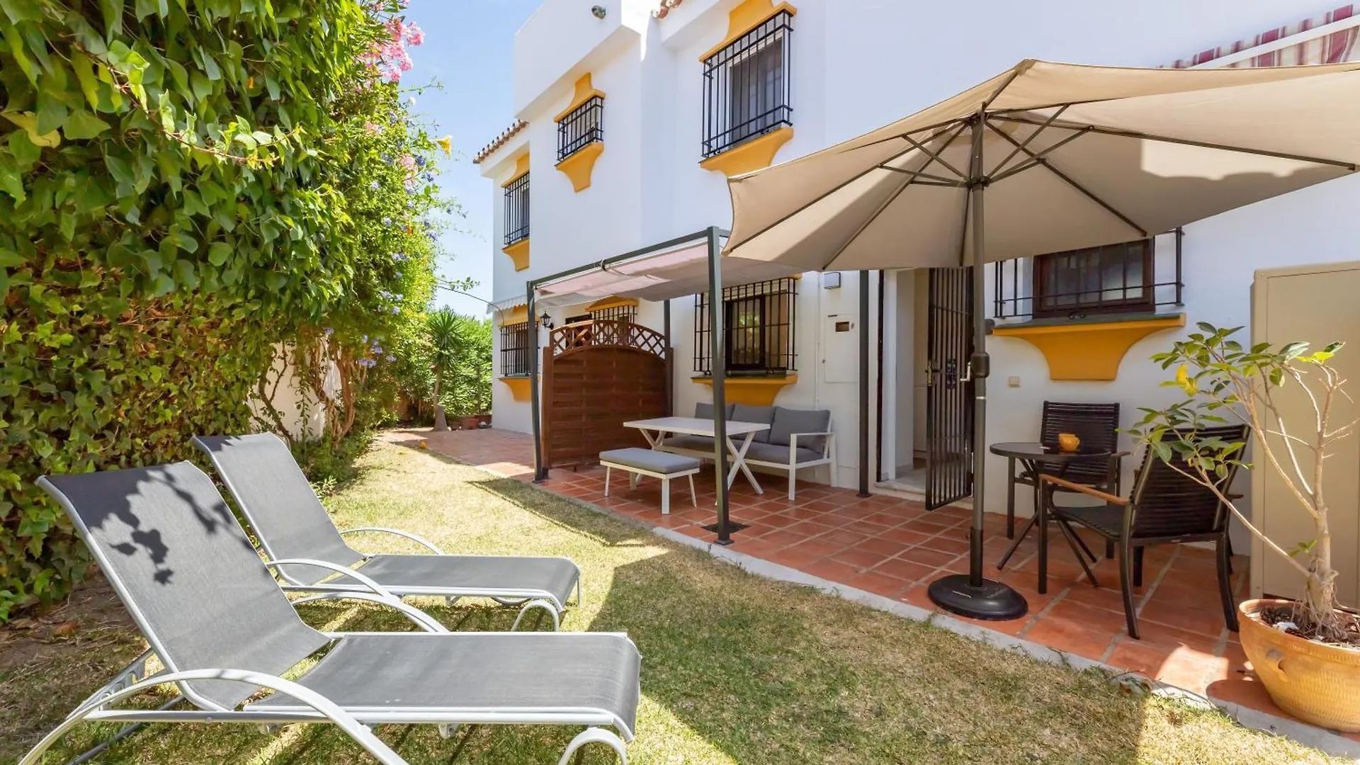 Holiday home Casa La Fuente Nueve - Family Friendly Townhouse With Pool And 3 Bedrooms Sitio de Calahonda Spain