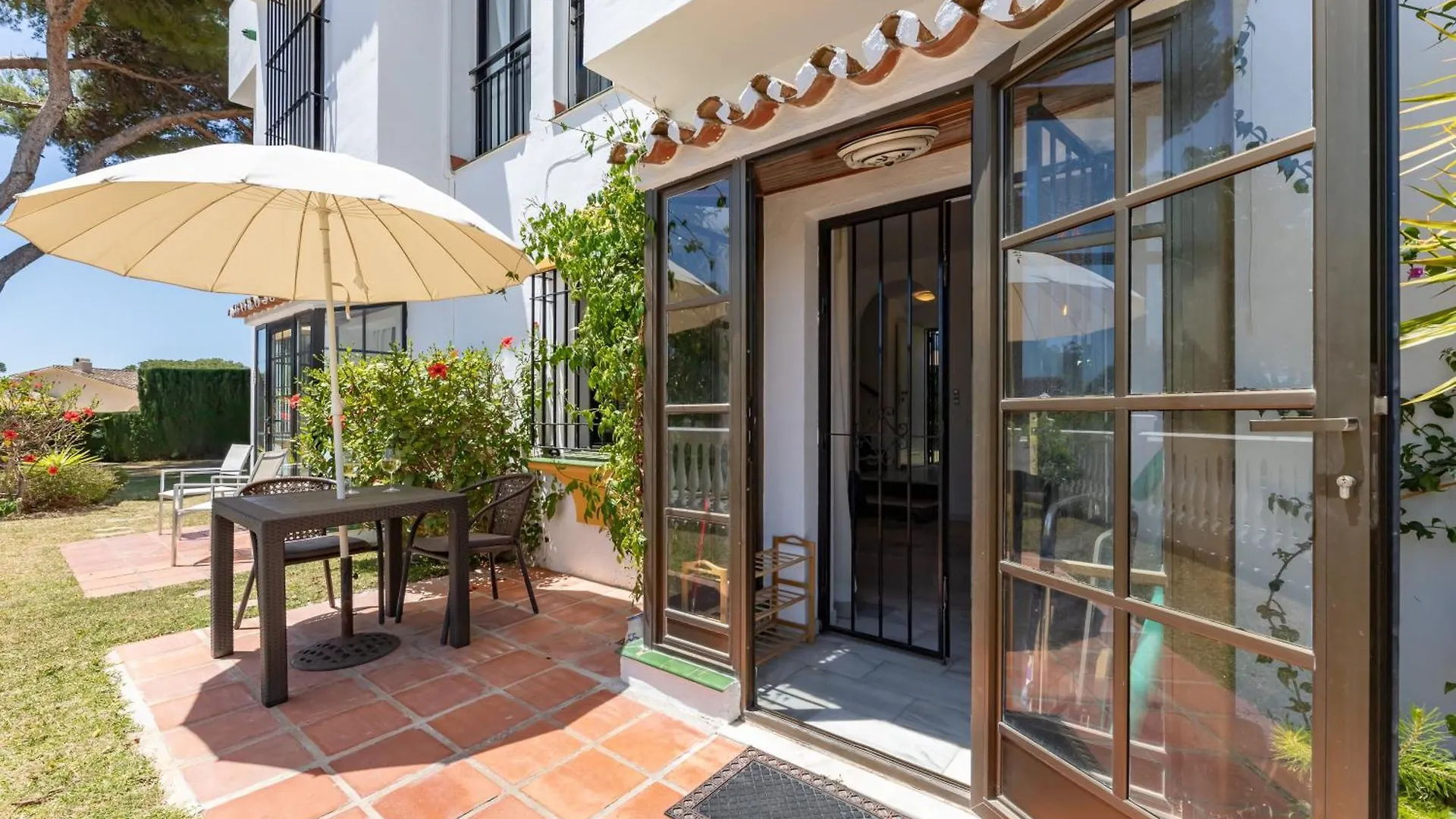 Holiday home Casa La Fuente Nueve - Family Friendly Townhouse With Pool And 3 Bedrooms Sitio de Calahonda
