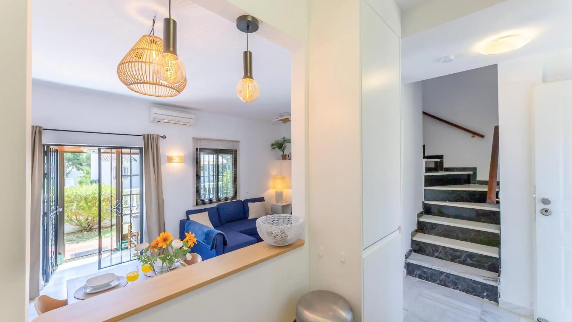 Casa La Fuente Nueve - Family Friendly Townhouse With Pool And 3 Bedrooms Sitio de Calahonda 度假居